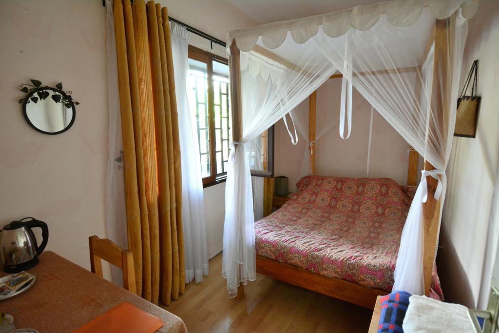 Hotel Chez Jeanne Tananarive Extérieur photo